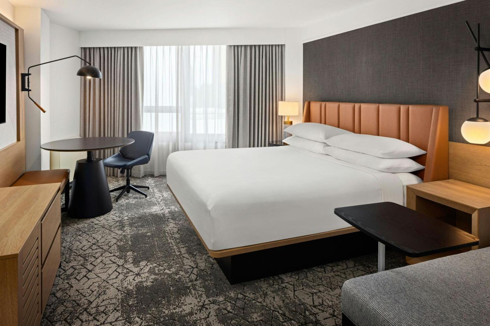 Sheraton Downtown Convention Center Hotel 4*