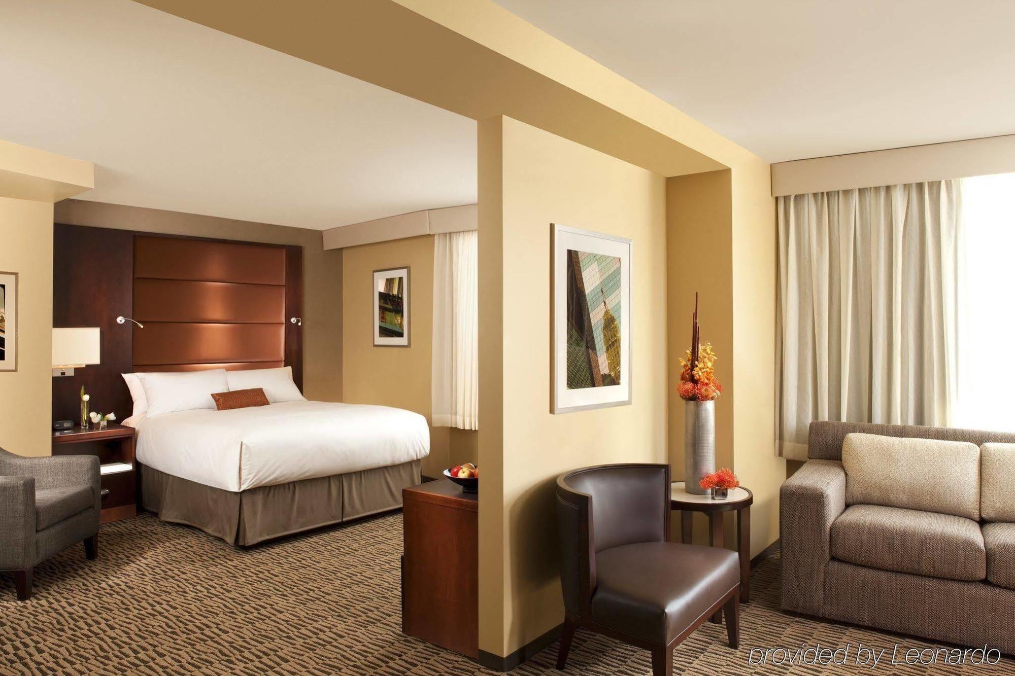 Sheraton Downtown Convention Center Hotel 4*