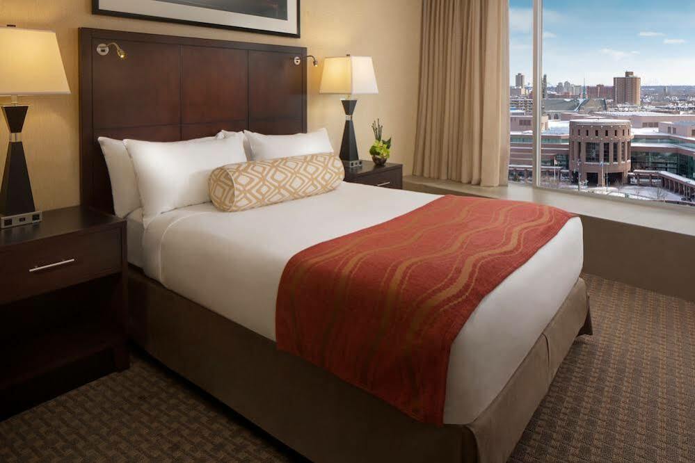 Sheraton Downtown Convention Center Hotel