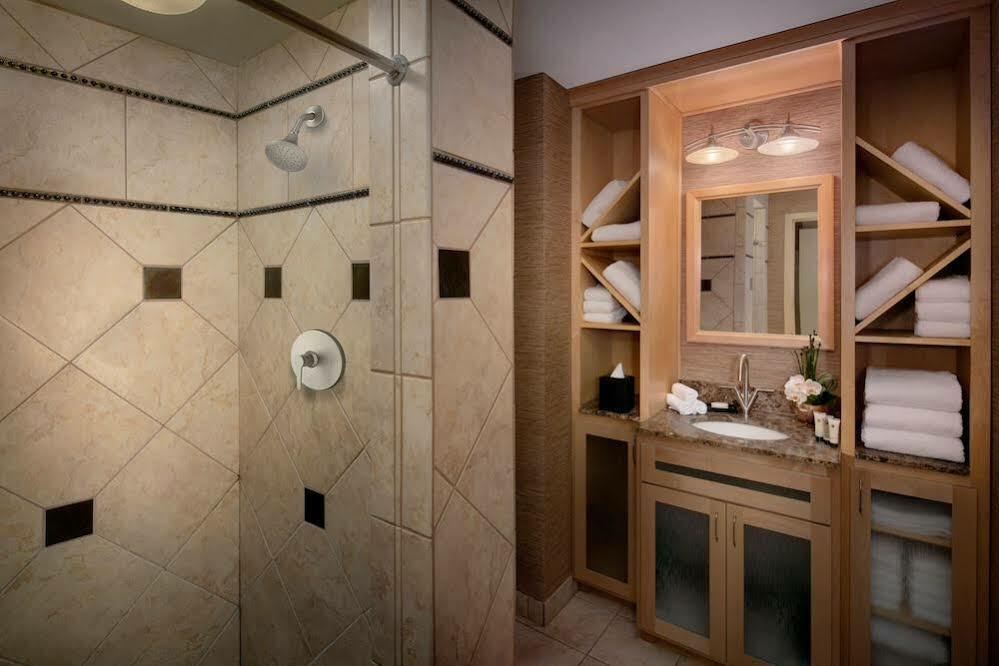 Sheraton Downtown Convention Center Hotel 4*